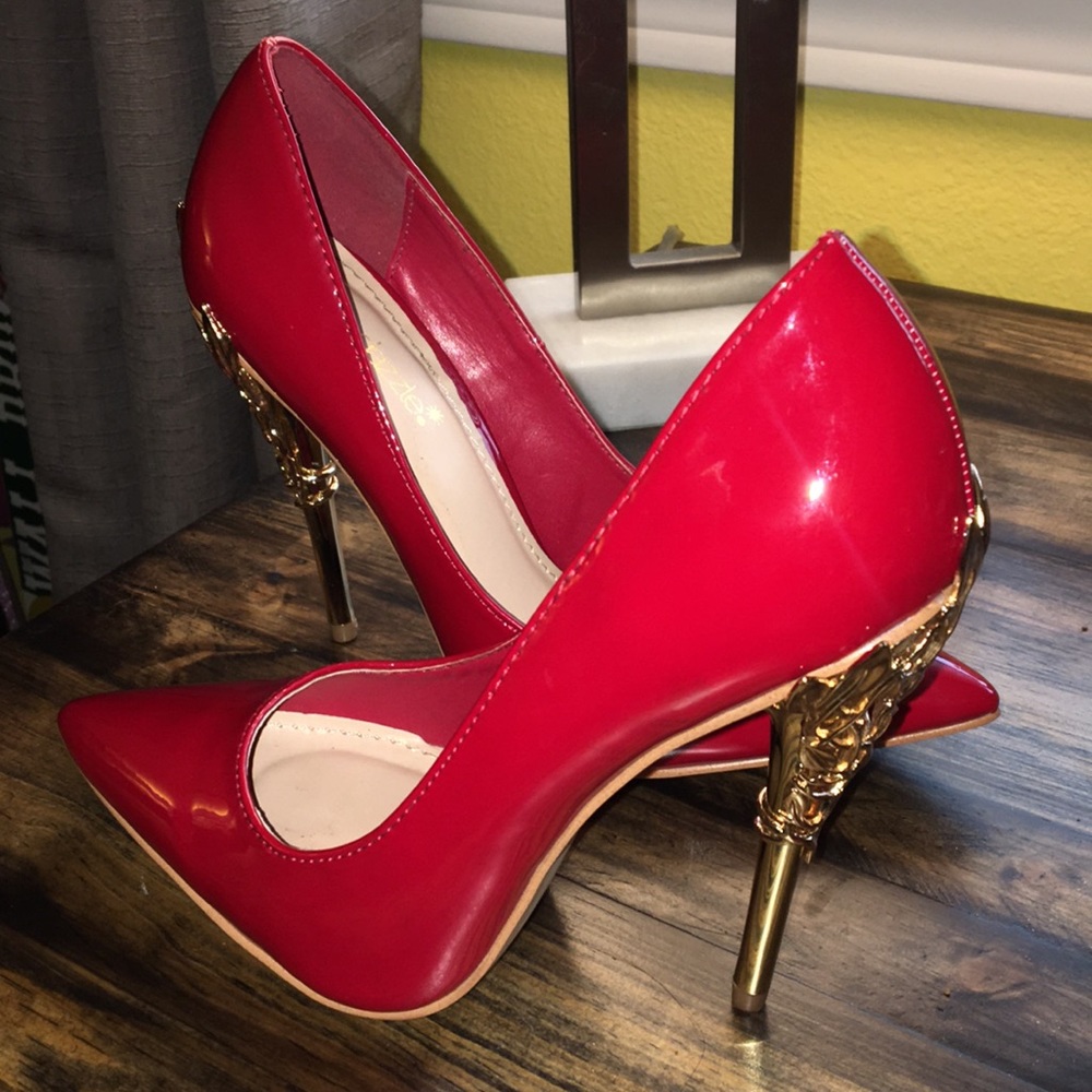 Size 7.5 Red heels.